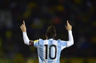 TOPSHOT-FBL-WC-2018-ECU-ARG